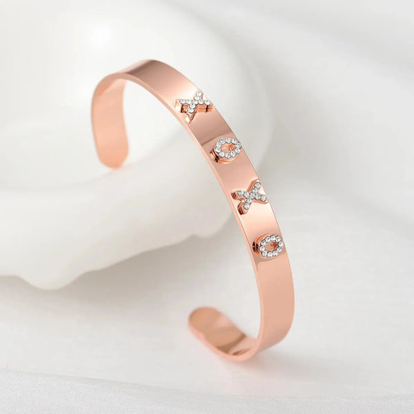 Bracelet manchette "XOXO" en petit diamant, bijoux personnalisés à la mode et élégants pour femmes, bijoux personnalisés en acier inoxydable Ma boutique